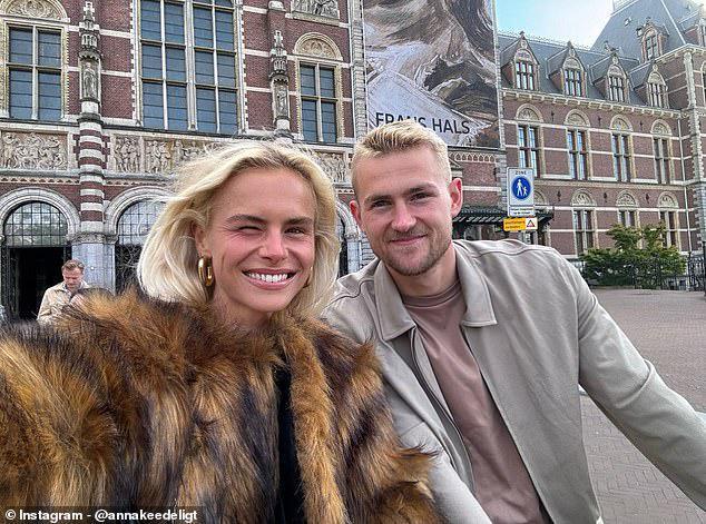 迷占卜+算命 二人已分居将离婚 灵修分歧成导火索开元棋牌app曼联26岁后卫陷入婚姻噩梦：妻子沉(图5)